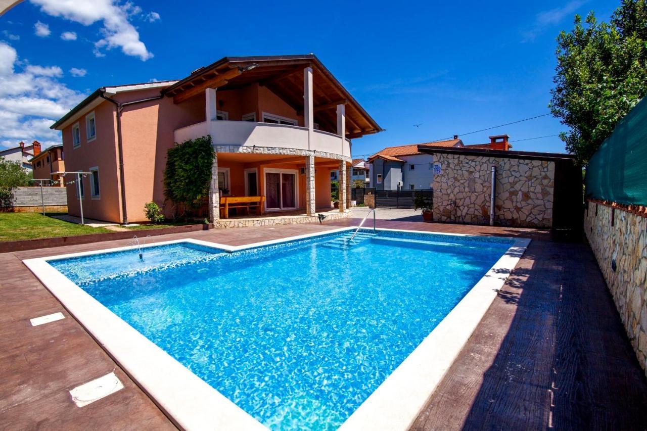 Villa Anita Pula Exterior photo