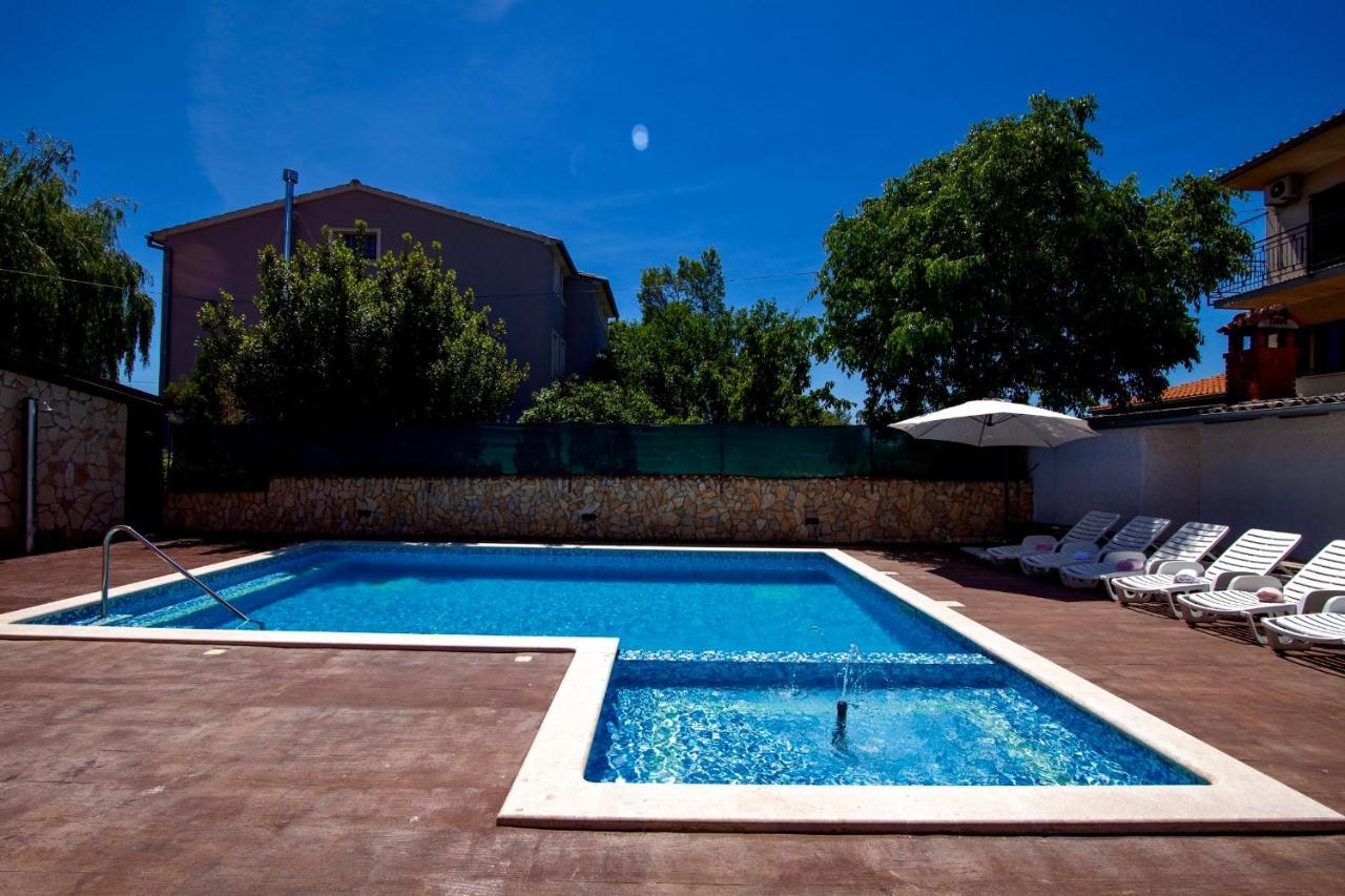 Villa Anita Pula Exterior photo